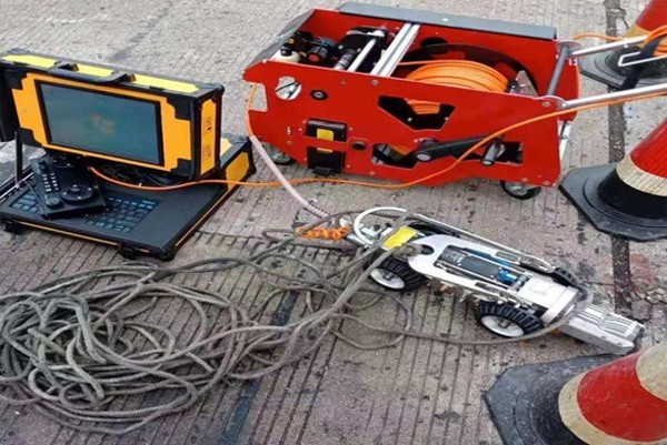 芒康CCTV管道检测机器人