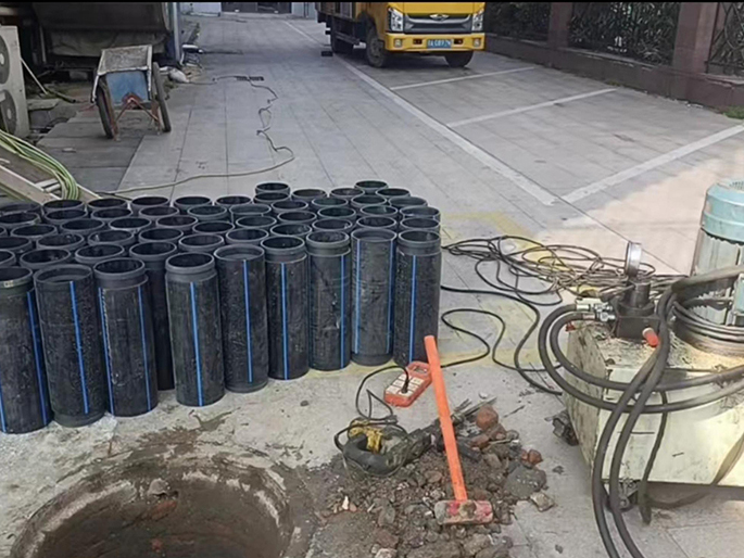 芒康PE置换管厂家 DN315置换管 非开挖管短管置换